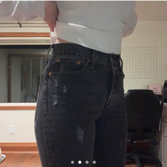Aritzia Levi’s wedgie icon jeans - Picture 4 of 5